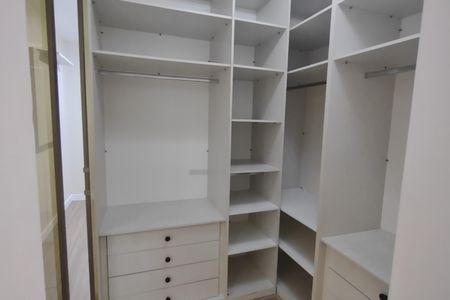 Apartamento à venda com 78m², 2 quartos e 2 vagasCloset da suíte