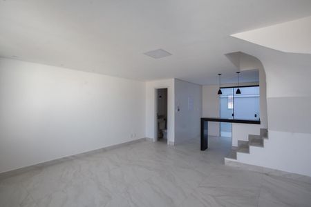 Casa à venda com 95m², 3 quartos e 1 vagaSala