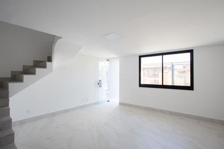 Casa à venda com 95m², 3 quartos e 1 vagaSala