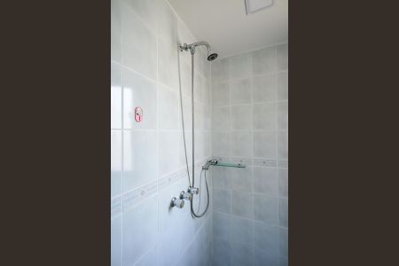 Apartamento à venda com 139m², 3 quartos e 2 vagasChuveiro do banheiro da Suíte 3