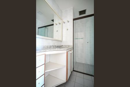 Apartamento à venda com 139m², 3 quartos e 2 vagasBanheiro Suíte 1