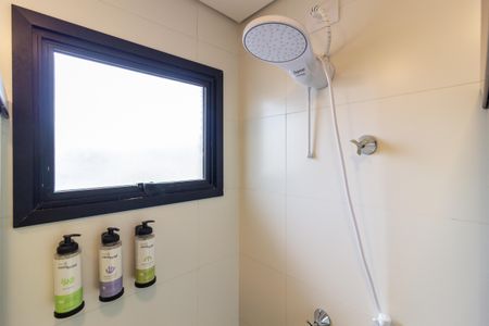 Banheiro de apartamento à venda com 1 quarto, 25m² em Pinheiros, São Paulo