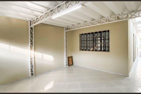 Casa à venda com 170m², 2 quartos e 2 vagas Casa à venda com 170m², 2 quartos e 2 vagasGaragem
