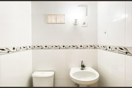 Casa à venda com 170m², 2 quartos e 2 vagas Casa à venda com 170m², 2 quartos e 2 vagasBanheiro de serviço