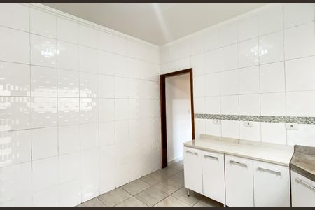 Casa à venda com 170m², 2 quartos e 2 vagas Casa à venda com 170m², 2 quartos e 2 vagasCozinha