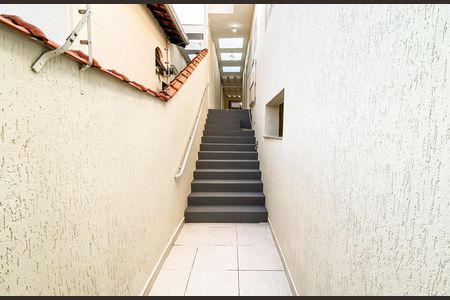 Casa à venda com 170m², 2 quartos e 2 vagas Casa à venda com 170m², 2 quartos e 2 vagasCorredor