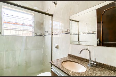 Casa à venda com 170m², 2 quartos e 2 vagas Casa à venda com 170m², 2 quartos e 2 vagasBanheiro
