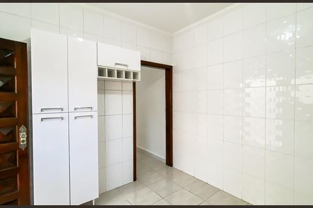 Casa à venda com 170m², 2 quartos e 2 vagas Casa à venda com 170m², 2 quartos e 2 vagasCozinha