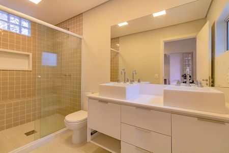 Casa à venda com 205m², 3 quartos e 2 vagasBanheiro 