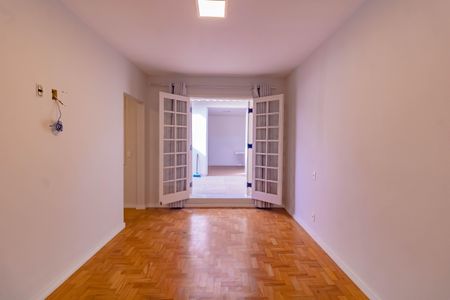 Casa à venda com 205m², 3 quartos e 2 vagasSuíte