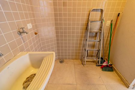 Casa à venda com 205m², 3 quartos e 2 vagasÁrea de Serviço