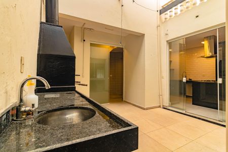 Casa à venda com 205m², 3 quartos e 2 vagasÁrea Externa