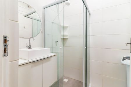 Banheiro de casa para alugar com 1 quarto, 24m² em Vila Butantã, São Paulo