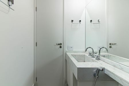 Apartamento para alugar com 68m², 1 quarto e 1 vaga Apartamento para alugar com 68m², 1 quarto e 1 vagaBanheiro da Suíte