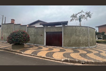 Casa à venda com 293m², 3 quartos e 5 vagas Casa à venda com 293m², 3 quartos e 5 vagasFachada