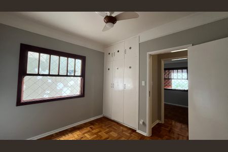 Casa à venda com 293m², 3 quartos e 5 vagas Casa à venda com 293m², 3 quartos e 5 vagasSuíte