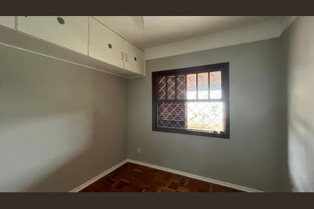 Casa à venda com 293m², 3 quartos e 5 vagas Casa à venda com 293m², 3 quartos e 5 vagasQuarto 1