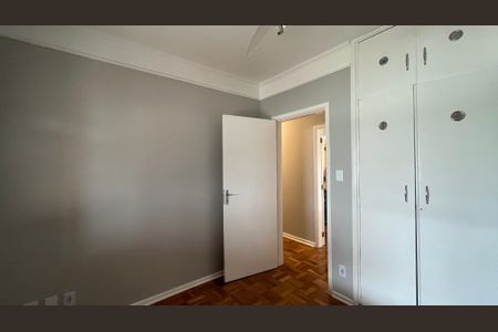 Casa à venda com 293m², 3 quartos e 5 vagas Casa à venda com 293m², 3 quartos e 5 vagasQuarto 1