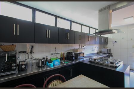 Casa à venda com 480m², 4 quartos e 5 vagasCozinha