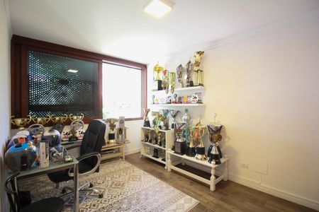 Casa à venda com 480m², 4 quartos e 5 vagasQuarto 