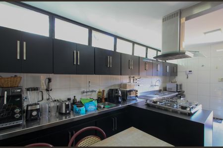 Casa à venda com 480m², 4 quartos e 5 vagasCozinha