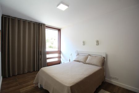 Casa à venda com 480m², 4 quartos e 5 vagasSuíte 2