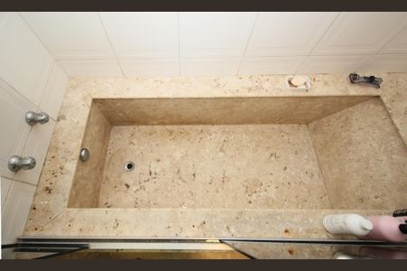 Casa à venda com 480m², 4 quartos e 5 vagasBanheiro suíte 1