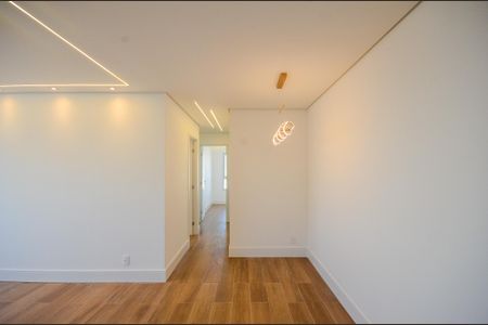 Sala de apartamento à venda com 3 quartos, 66m² em Vila Cruz das Almas, São Paulo