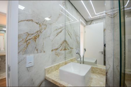 Suíte - Banheiro de apartamento para alugar com 3 quartos, 66m² em Vila Cruz das Almas, São Paulo