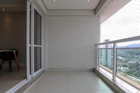 Sacada de apartamento para alugar com 2 quartos, 74m² em Vila Mogilar, Mogi das Cruzes