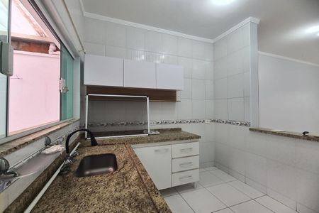Cozinha de casa para alugar com 1 quarto, 96m² em Jardim Ana Rosa, São Paulo
