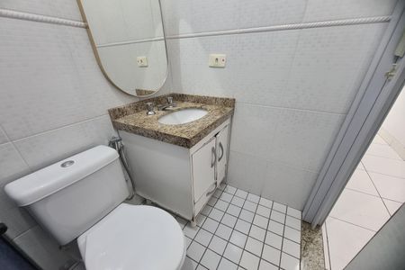Banheiro de casa para alugar com 1 quarto, 96m² em Jardim Ana Rosa, São Paulo