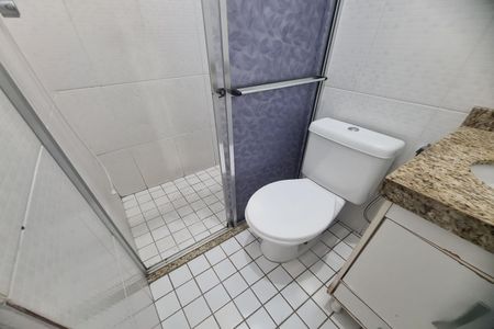 Banheiro de casa para alugar com 1 quarto, 96m² em Jardim Ana Rosa, São Paulo