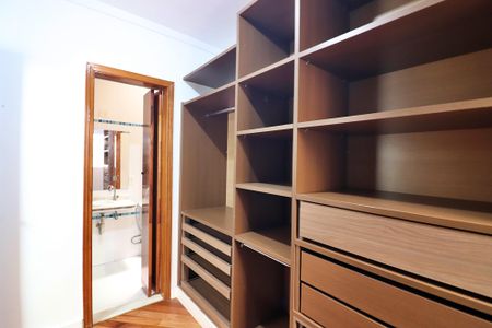 Casa à venda com 227m², 3 quartos e 3 vagasSuíte 3
