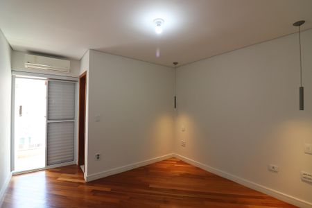 Casa à venda com 227m², 3 quartos e 3 vagasSuíte 2