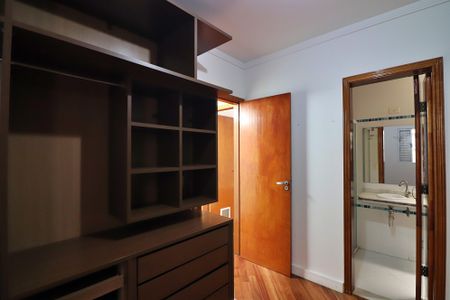 Casa à venda com 227m², 3 quartos e 3 vagasSuíte 3