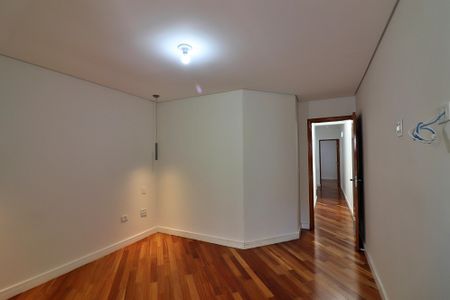 Casa à venda com 227m², 3 quartos e 3 vagasSuíte 2