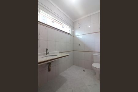 Casa à venda com 227m², 3 quartos e 3 vagasBanheiro da Suíte 2