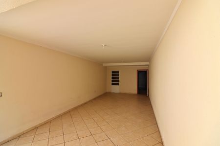 Casa à venda com 227m², 3 quartos e 3 vagasGaragem