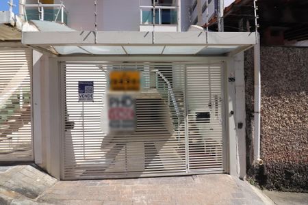 Casa à venda com 227m², 3 quartos e 3 vagasFachada 