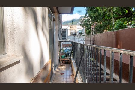 Apartamento à venda com 84m², 2 quartos e 1 vaga Apartamento à venda com 84m², 2 quartos e 1 vagaSala Varanda