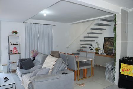 Casa de condomínio para alugar com 118m², 3 quartos e 2 vagasSala