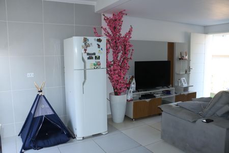 Sala de casa de condomínio para alugar com 3 quartos, 118m² em Chácara Ondas Verdes, Cotia