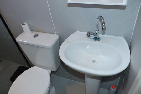 Casa de condomínio para alugar com 118m², 3 quartos e 2 vagasBanheiro Social