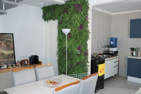 Casa de condomínio para alugar com 118m², 3 quartos e 2 vagasSala