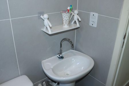 Casa de condomínio para alugar com 118m², 3 quartos e 2 vagasBanheiro Social