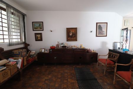 Casa para alugar com 1000m², 3 quartos e 8 vagasSala