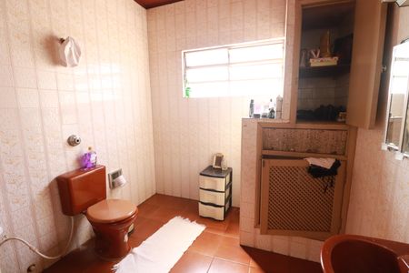 Casa para alugar com 1000m², 3 quartos e 8 vagasBanheiro 2