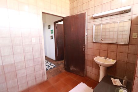 Casa para alugar com 1000m², 3 quartos e 8 vagasBanheiro 1