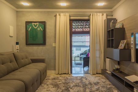 Casa à venda com 139m², 4 quartos e 2 vagasSala